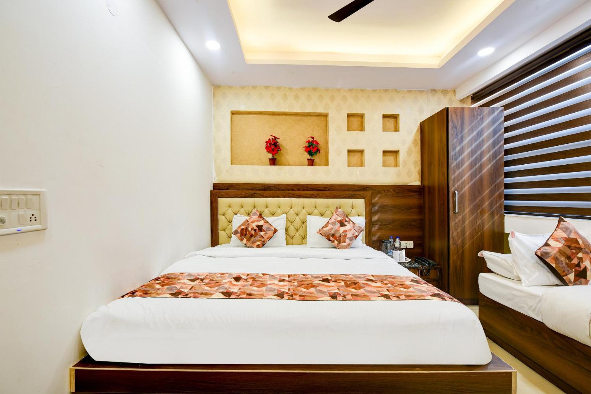 Hotel Le Grand - Walk-In From Rk Ashram Metro Station Нью-Дели Экстерьер фото