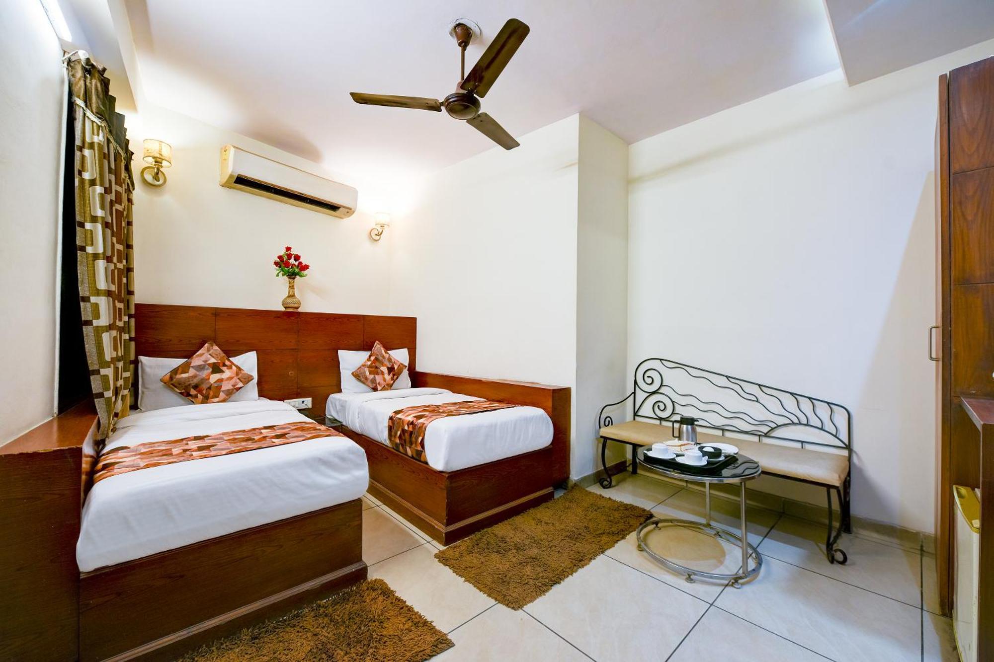 Hotel Le Grand - Walk-In From Rk Ashram Metro Station Нью-Дели Экстерьер фото