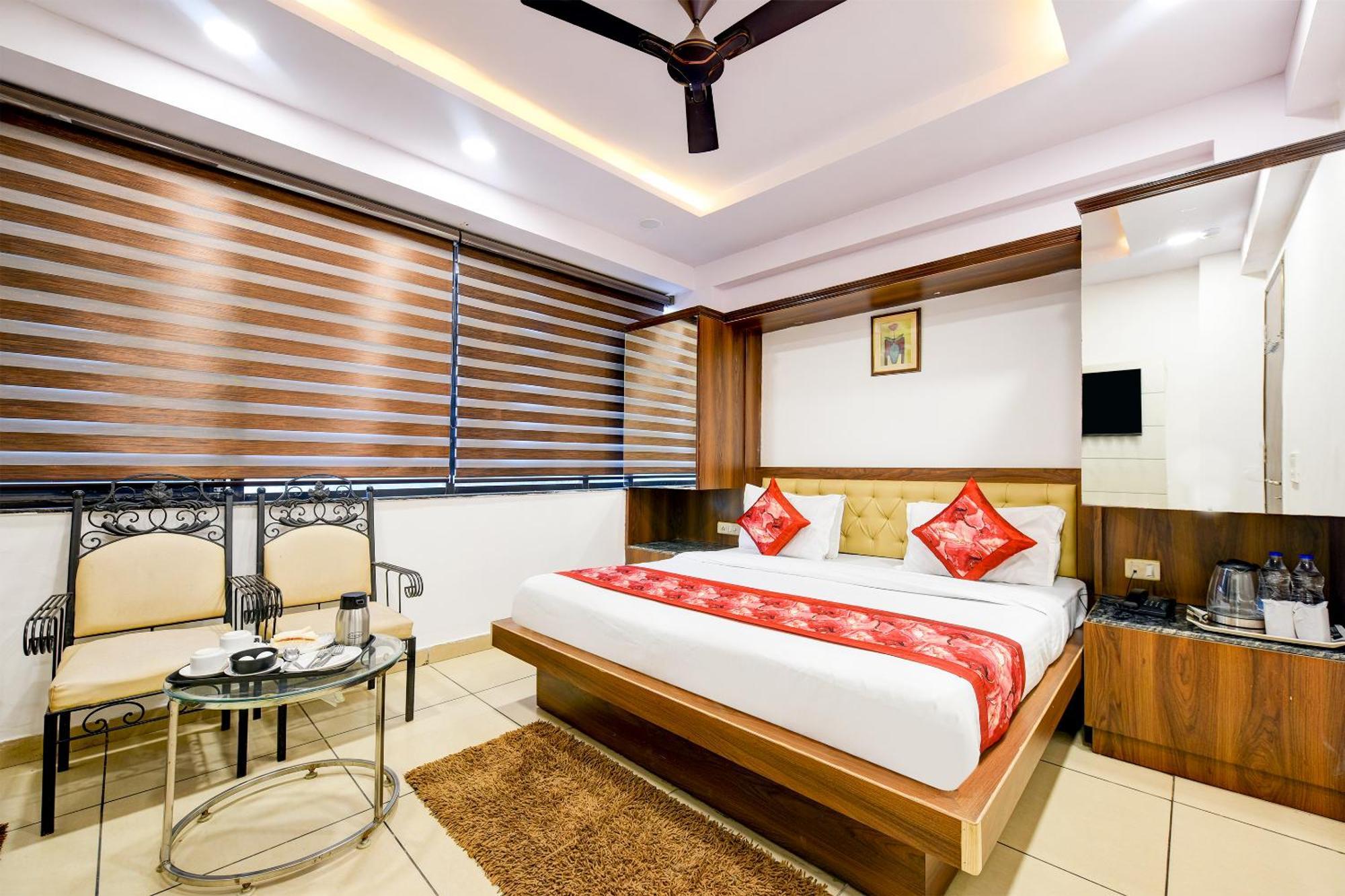 Hotel Le Grand - Walk-In From Rk Ashram Metro Station Нью-Дели Экстерьер фото