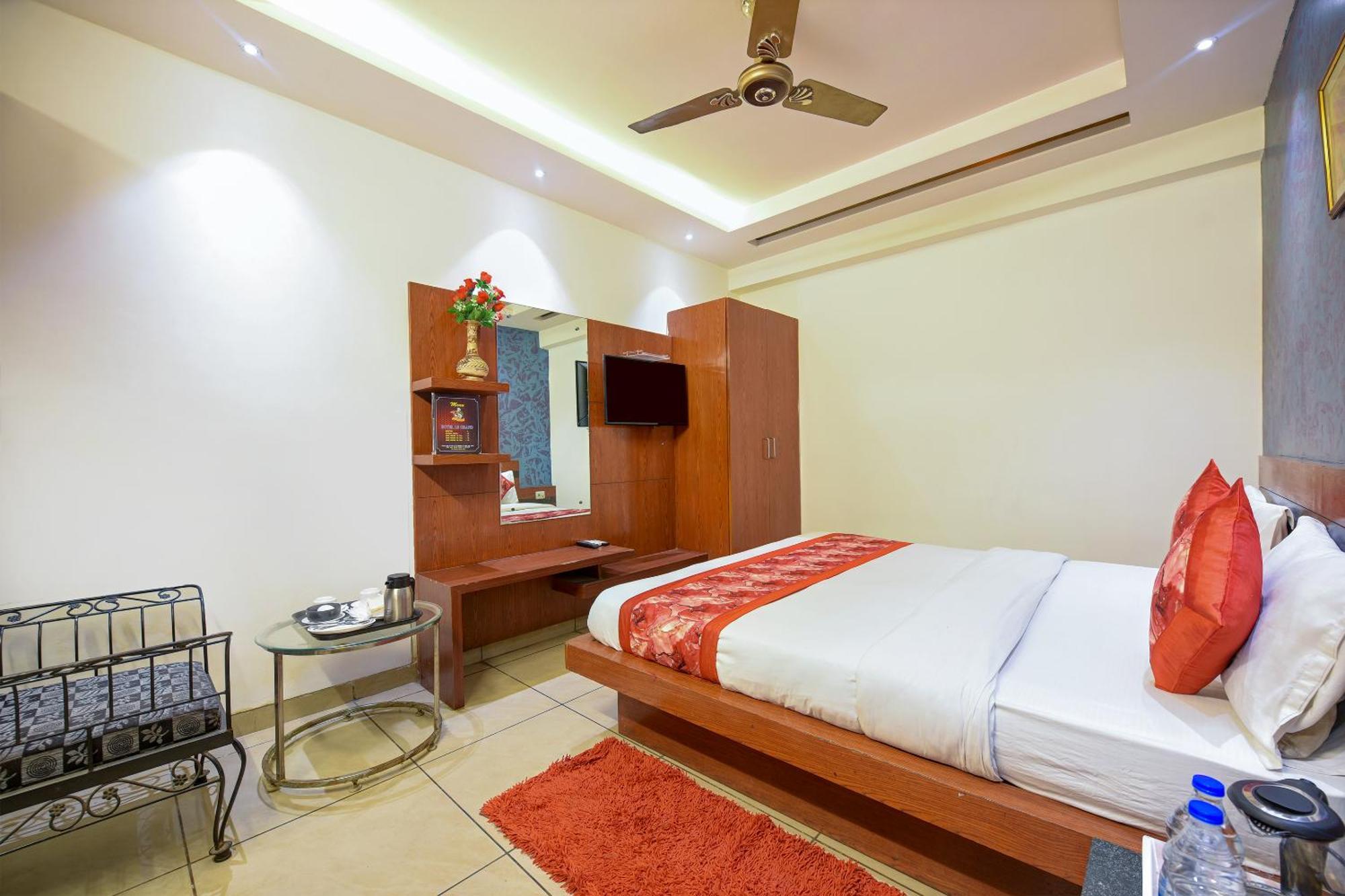Hotel Le Grand - Walk-In From Rk Ashram Metro Station Нью-Дели Экстерьер фото