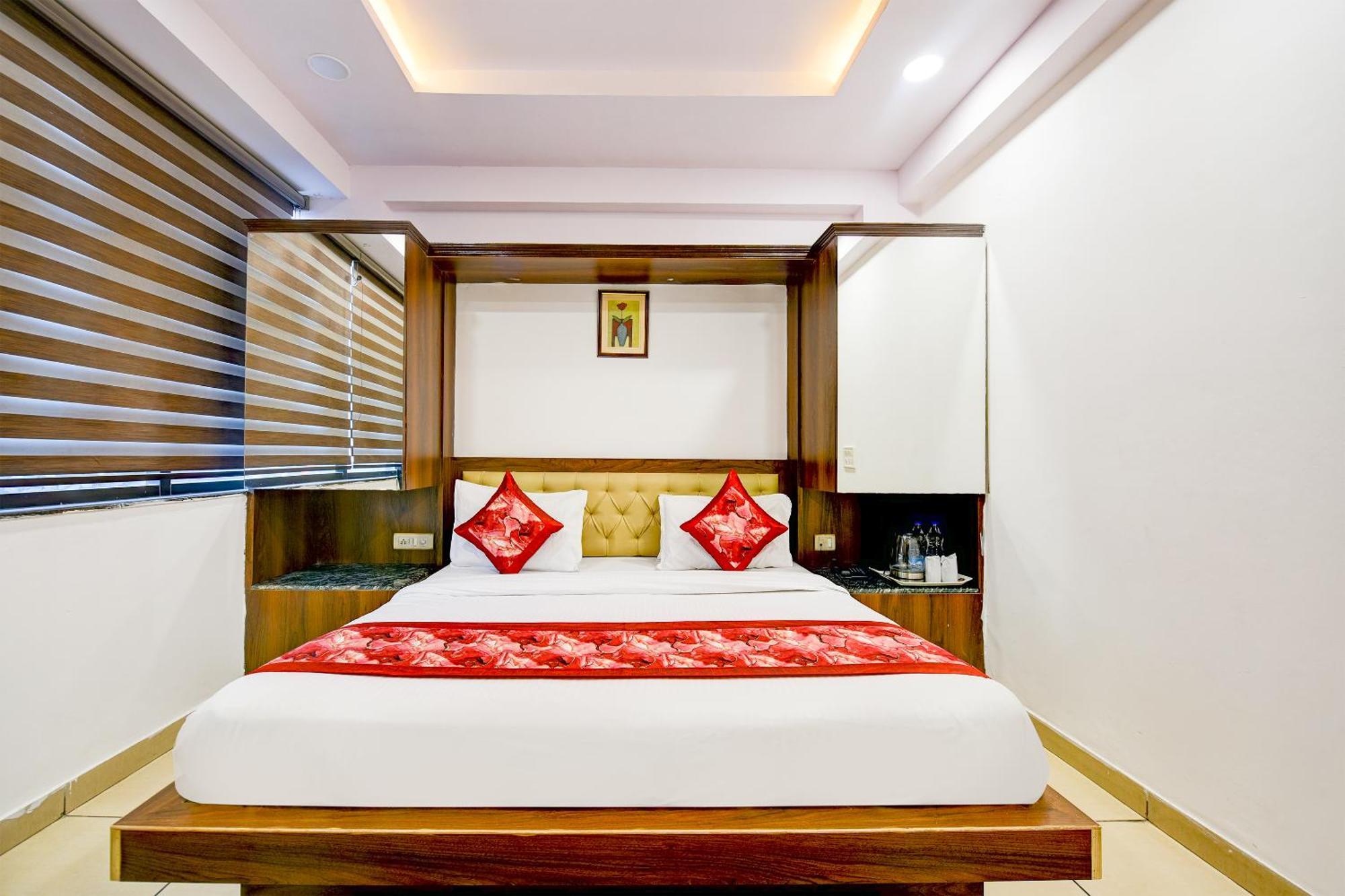 Hotel Le Grand - Walk-In From Rk Ashram Metro Station Нью-Дели Экстерьер фото