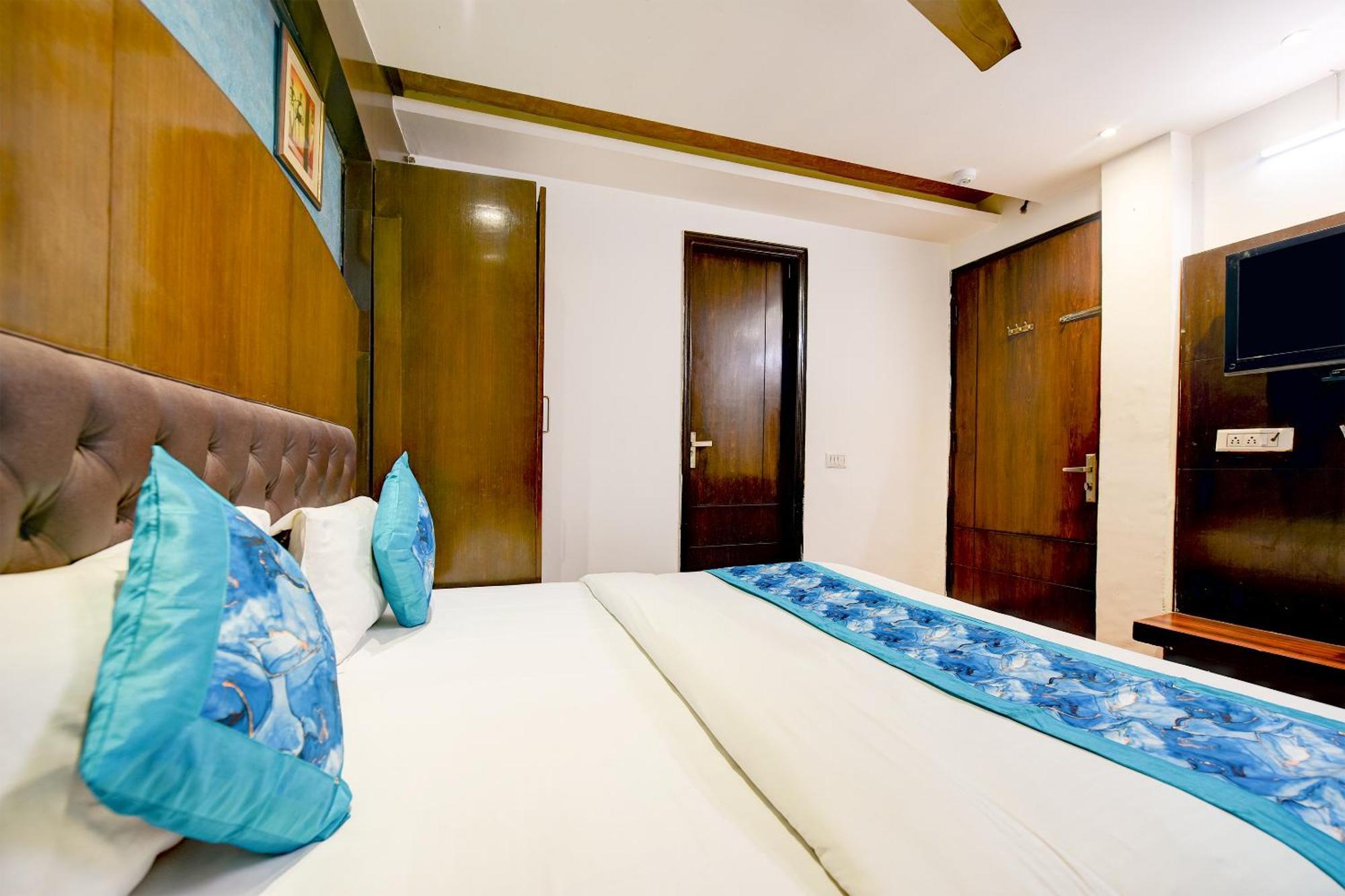 Hotel Le Grand - Walk-In From Rk Ashram Metro Station Нью-Дели Экстерьер фото